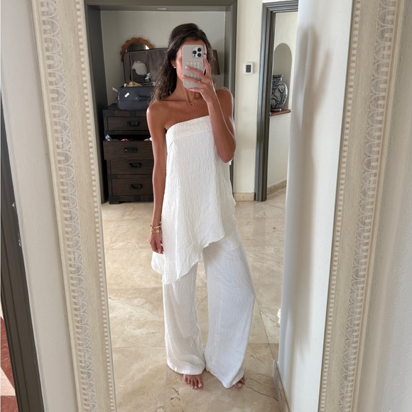 White textured set - Picture 1 of 4